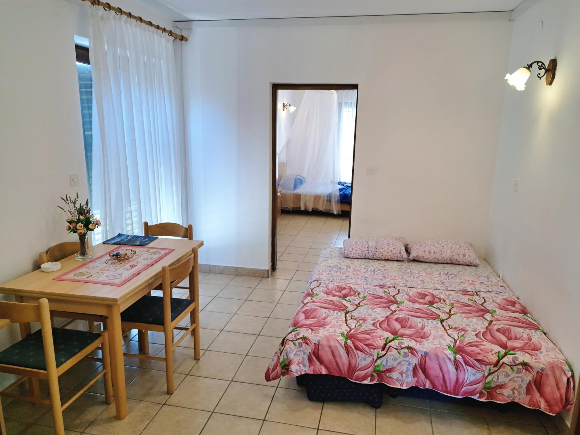 Apartments 1000 Flowers Стари Град Стая снимка